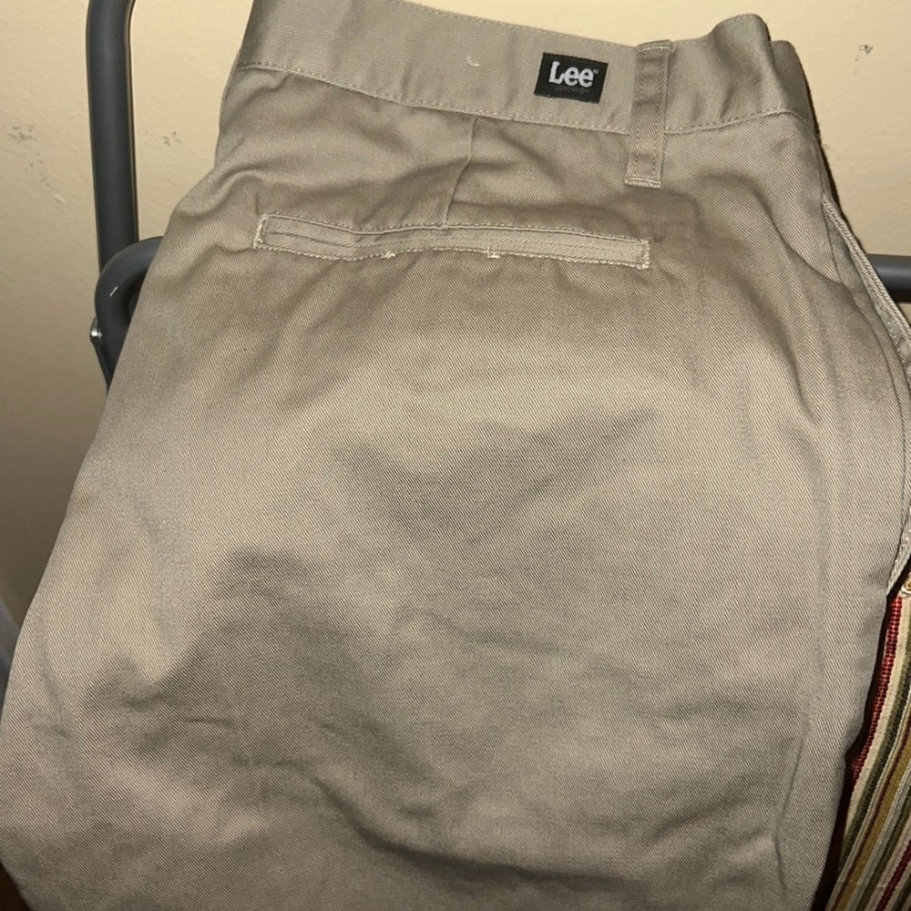 Lee Khaki Pants Men’s 34X32